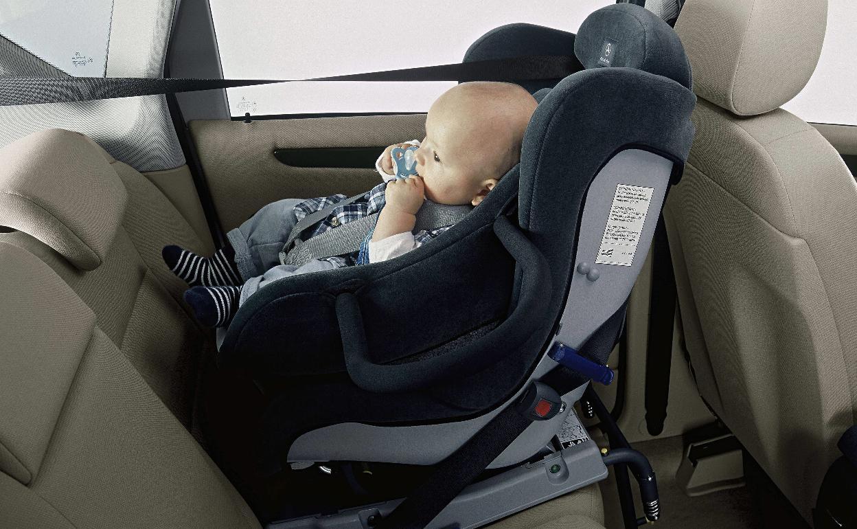 La DGT desaconseja el de estas cinco de bebé para el coche | El Correo