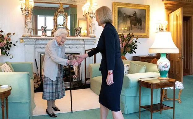 The last public act of the queen was the reception to the prime minister, Liz Truss, in Balmoral, Scotland.