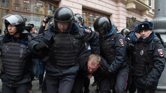 Seguridad en Dosh Moscow-police-kL2E-U213206488286uyH-575x323@RC