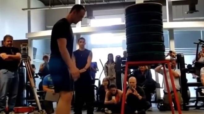 Impresionante récord del mundo de salto vertical 1,61